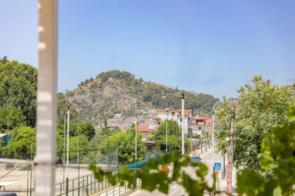Cereni Guesthouse Берат Экстерьер фото