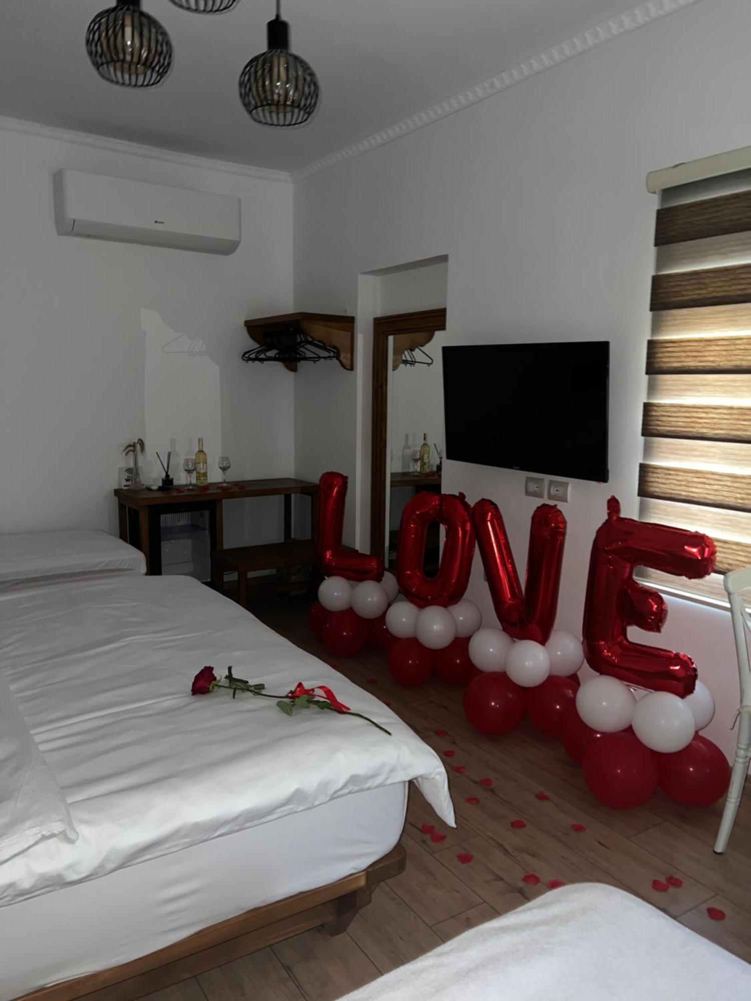 Cereni Guesthouse Берат Экстерьер фото